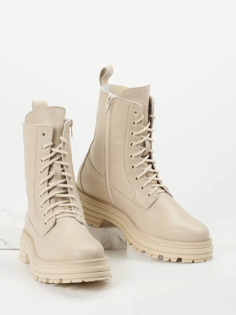 Andrea Puccini – Schnürboots aus Kalbleder Beige