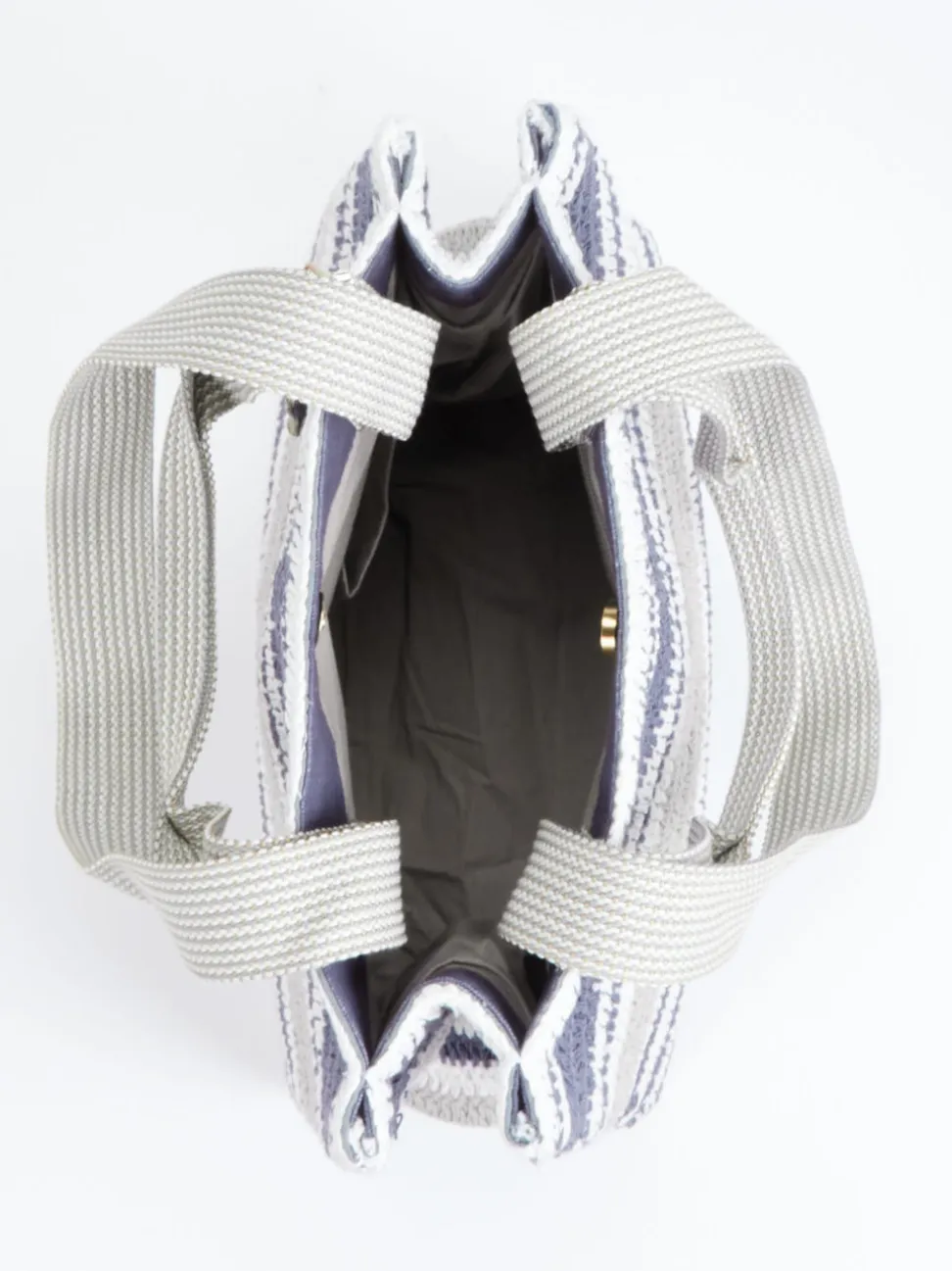 ANOKHI – Strandtasche aus Textil in Häkeloptik