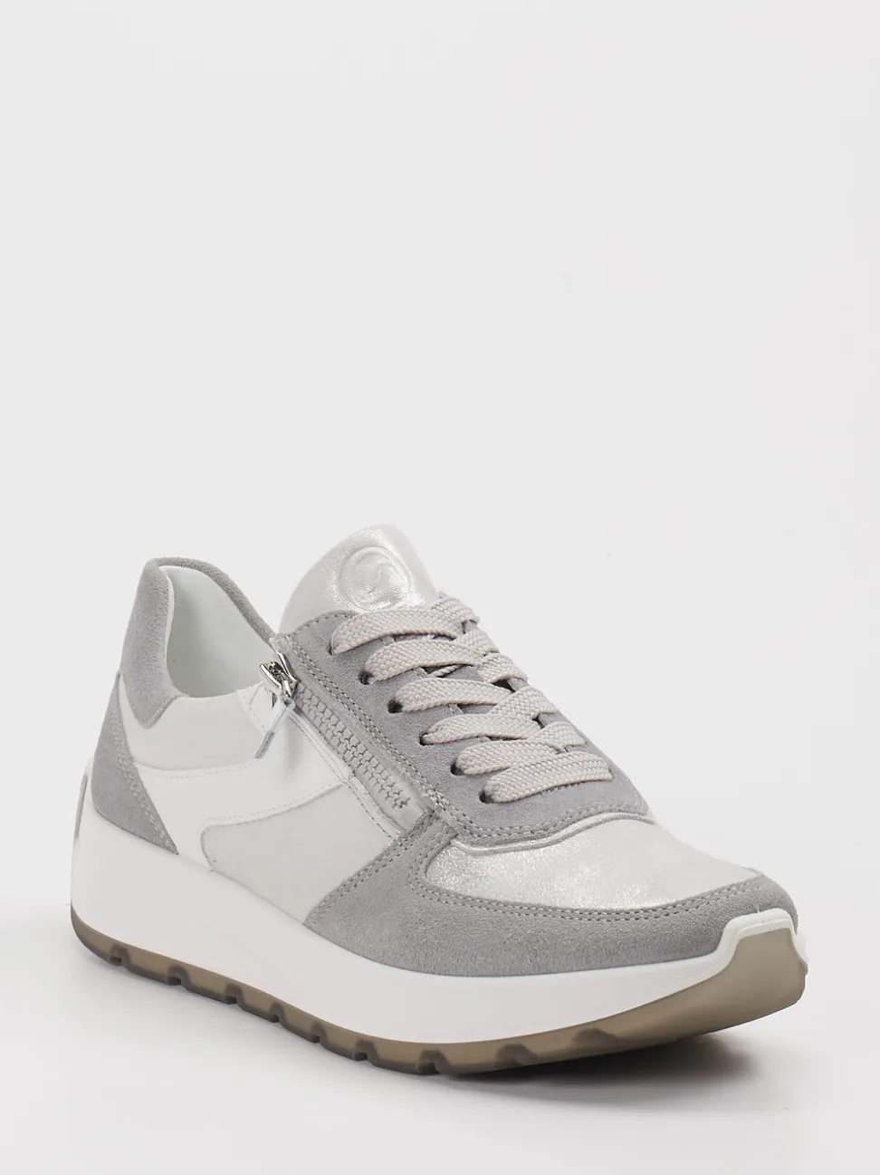 Ara – Sneaker aus Veloursleder Hellgrau