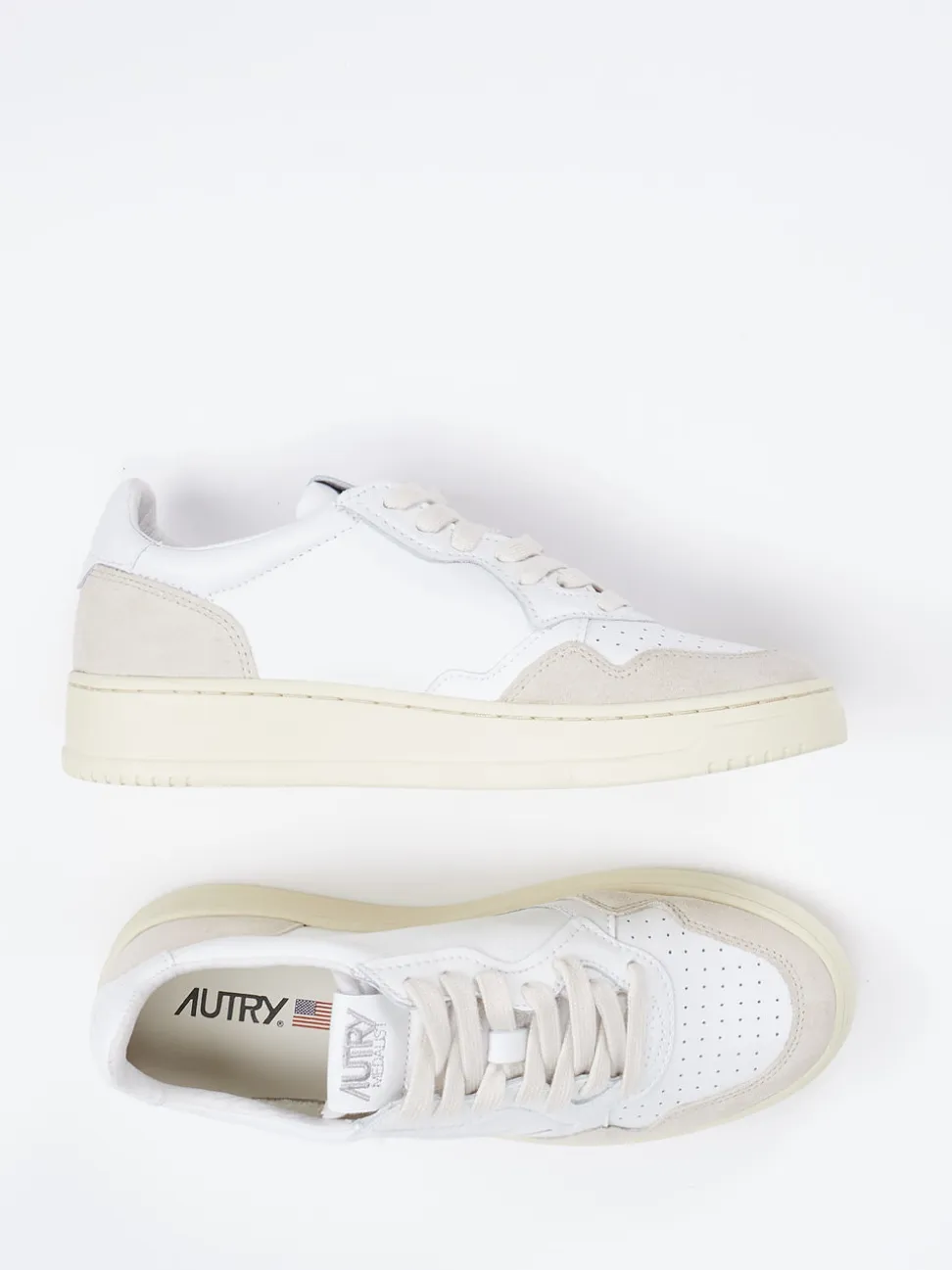Autry – Sneaker aus Veloursleder in Offwhite
