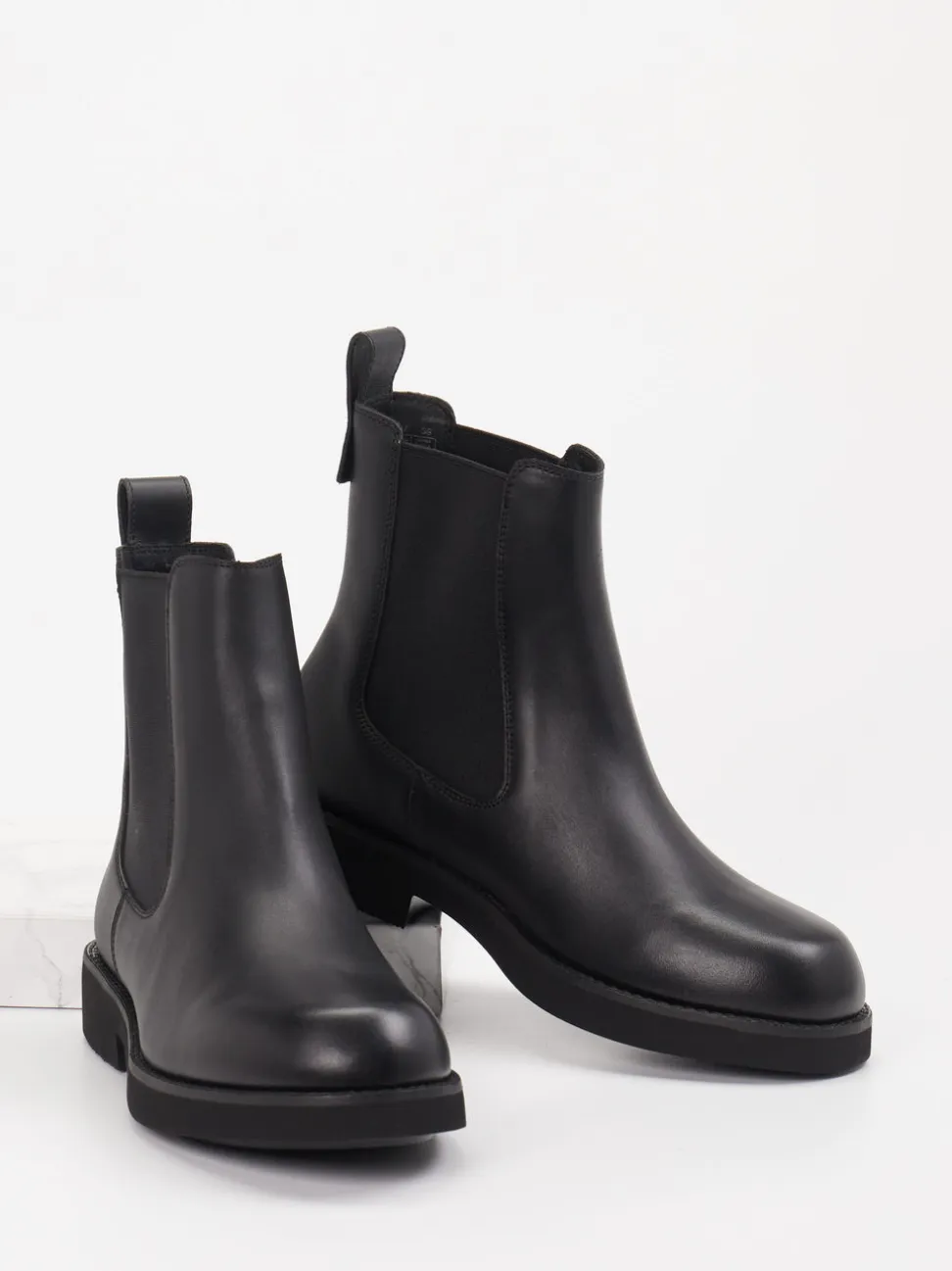 Boss – Chelsea Boots aus Lammleder schwarz