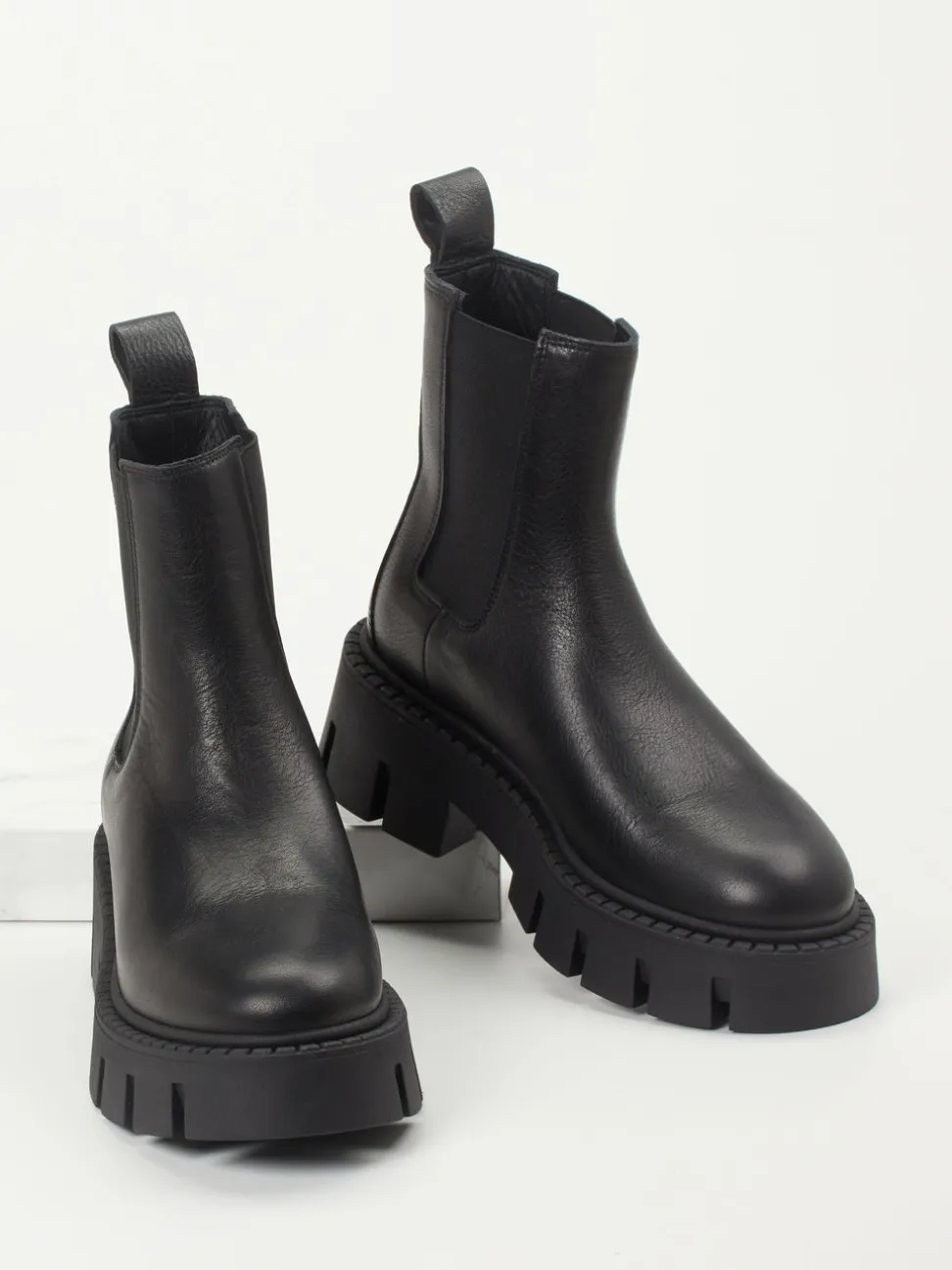 Copenhagen – Chelsea Boots aus Kalbleder Schwarz