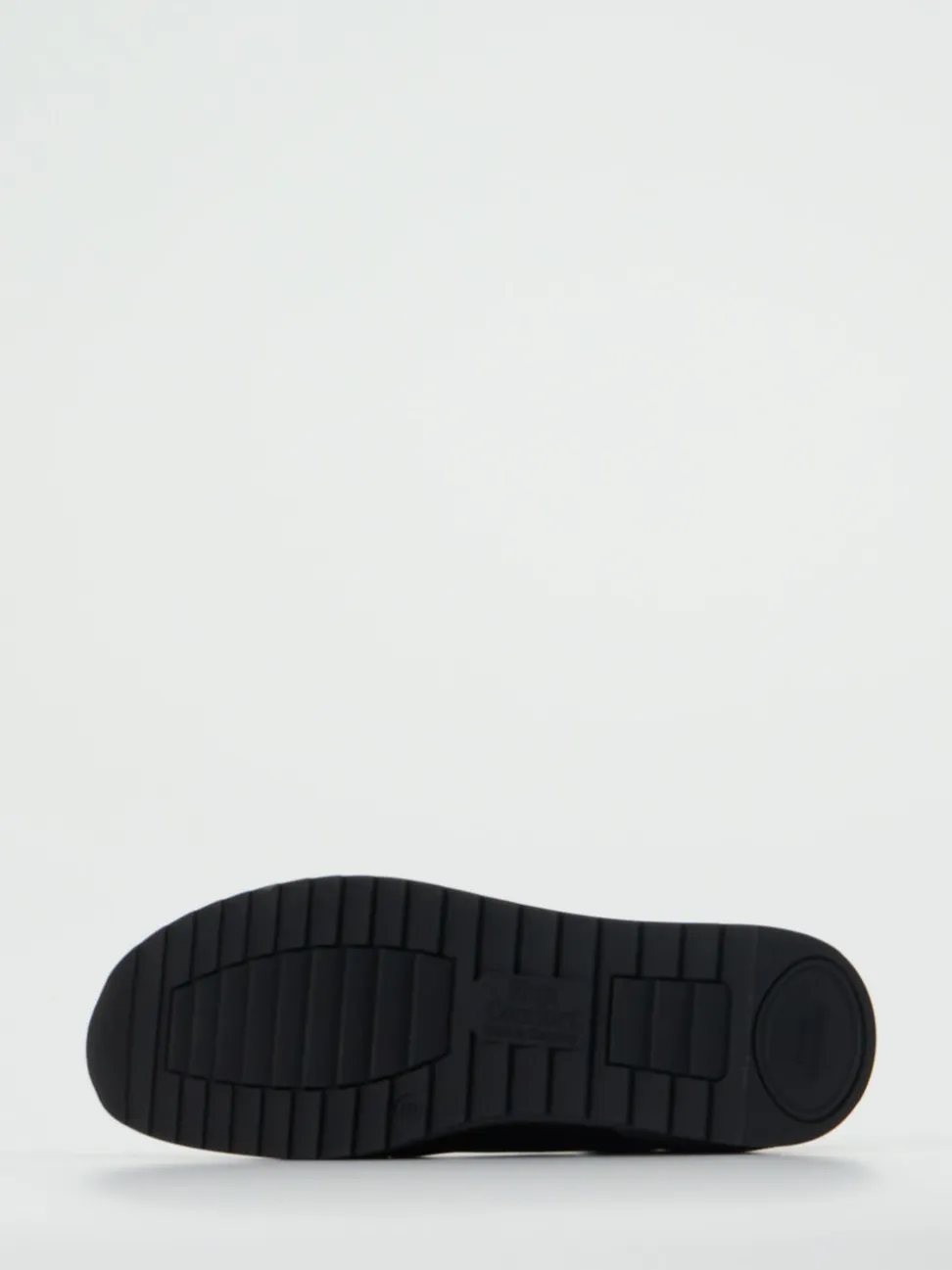 Finn Comfort – Schnürschuh aus Metallicleder schwarz