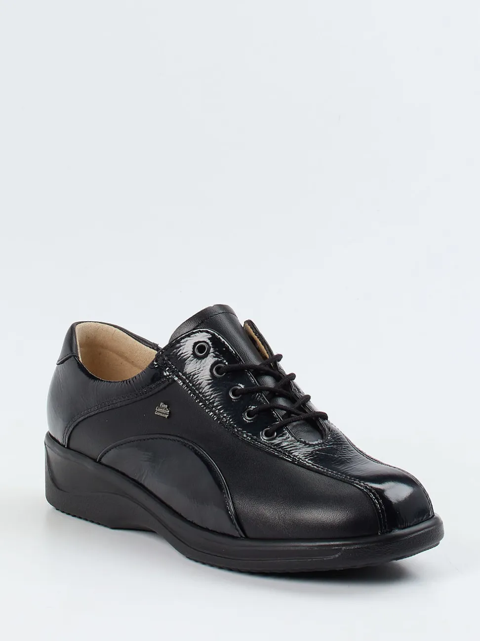 Finn Comfort – Schnürschuh aus Lackleder schwarz