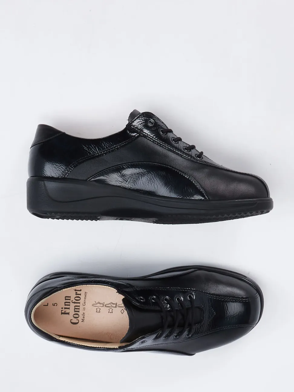 Finn Comfort – Schnürschuh aus Lackleder schwarz