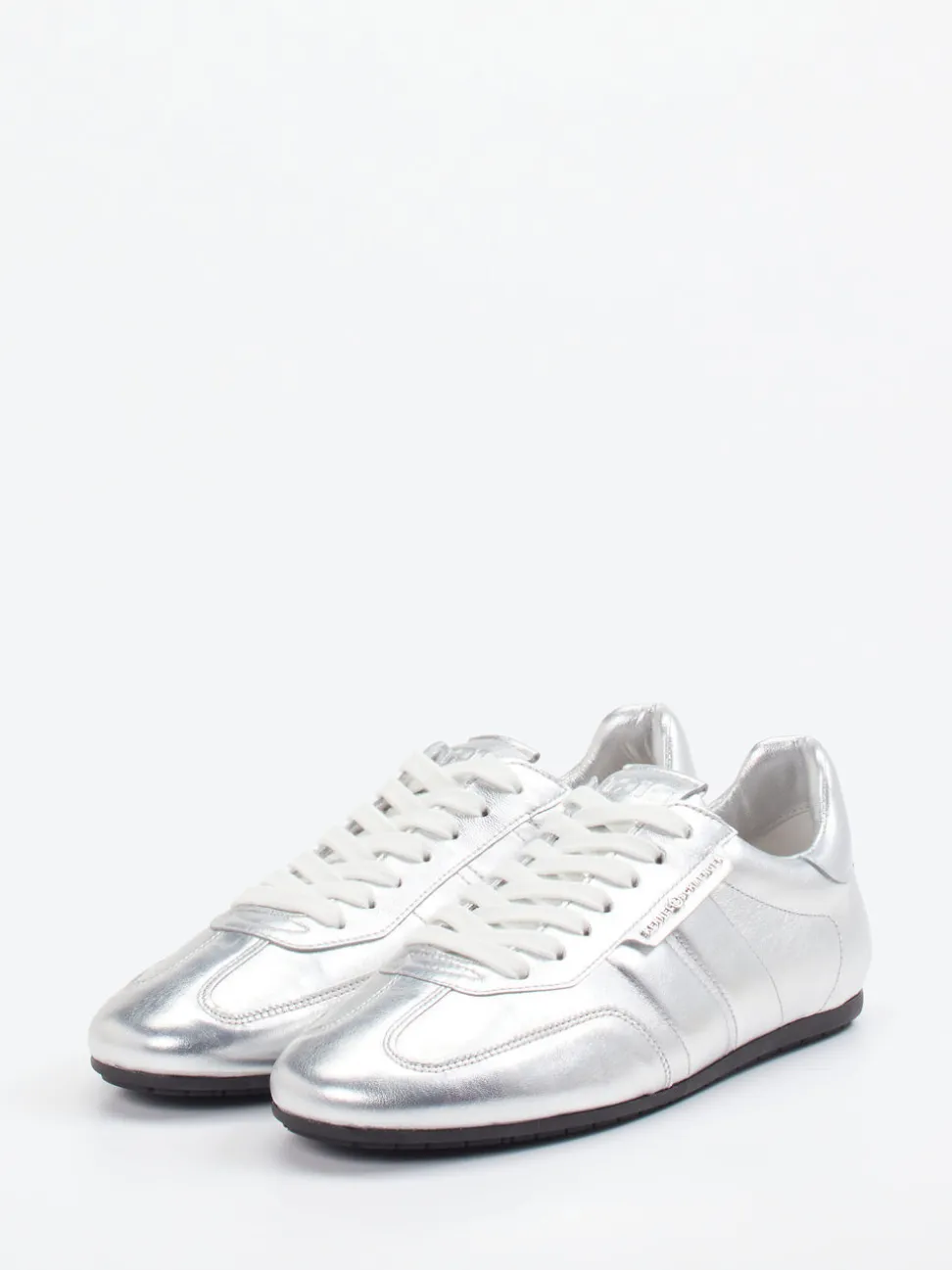 Kennel & Schmenger – Sneaker aus Metallicleder silber