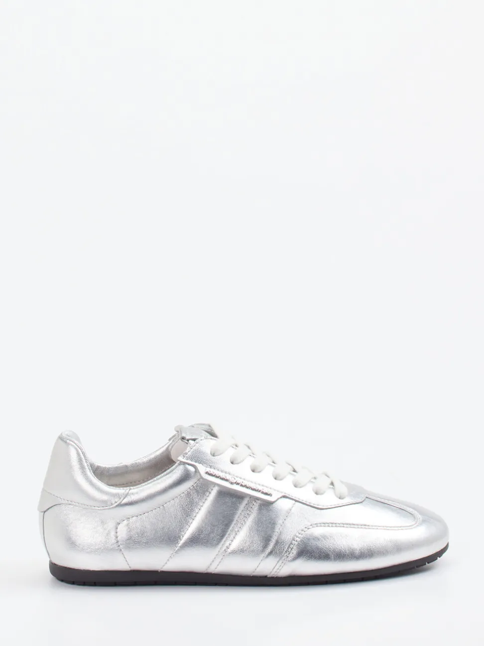 Kennel & Schmenger – Sneaker aus Metallicleder silber