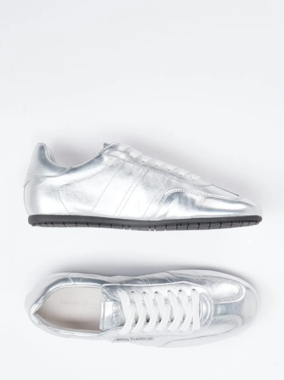 Kennel & Schmenger – Sneaker aus Metallicleder silber
