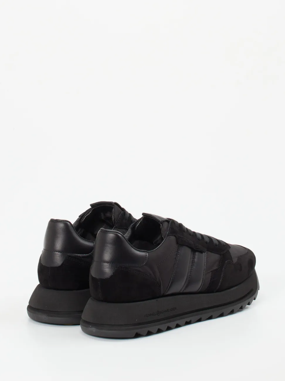 Kennel & Schmenger – Sneaker aus Veloursleder in Schwarz
