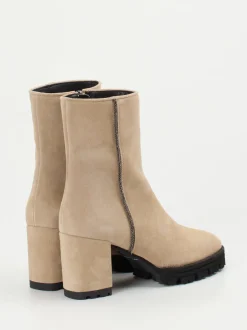 Konstantin Starke – Stiefeletten aus Veloursleder beige