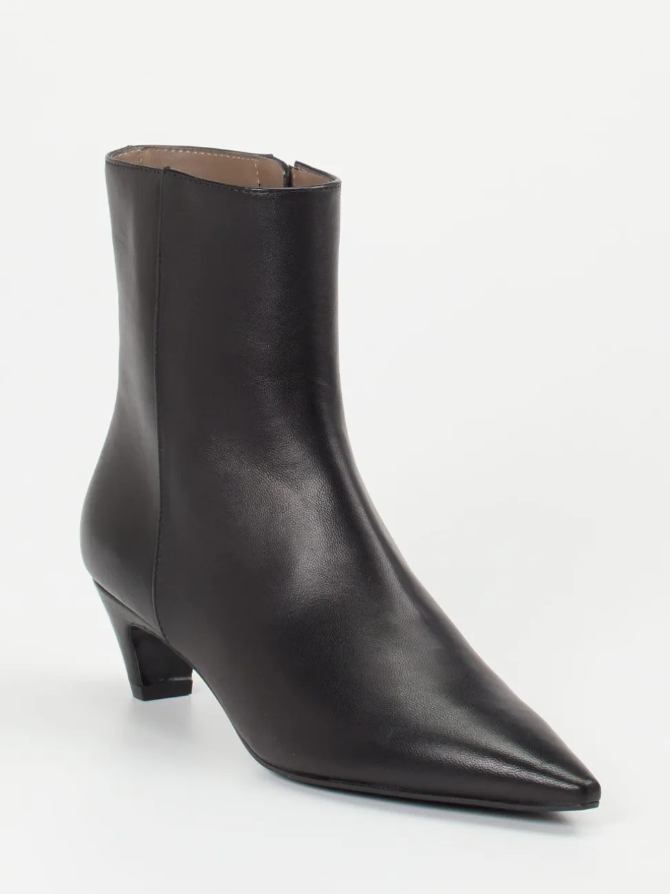 Konstantin Starke – Stiefelette aus Lammleder schwarz