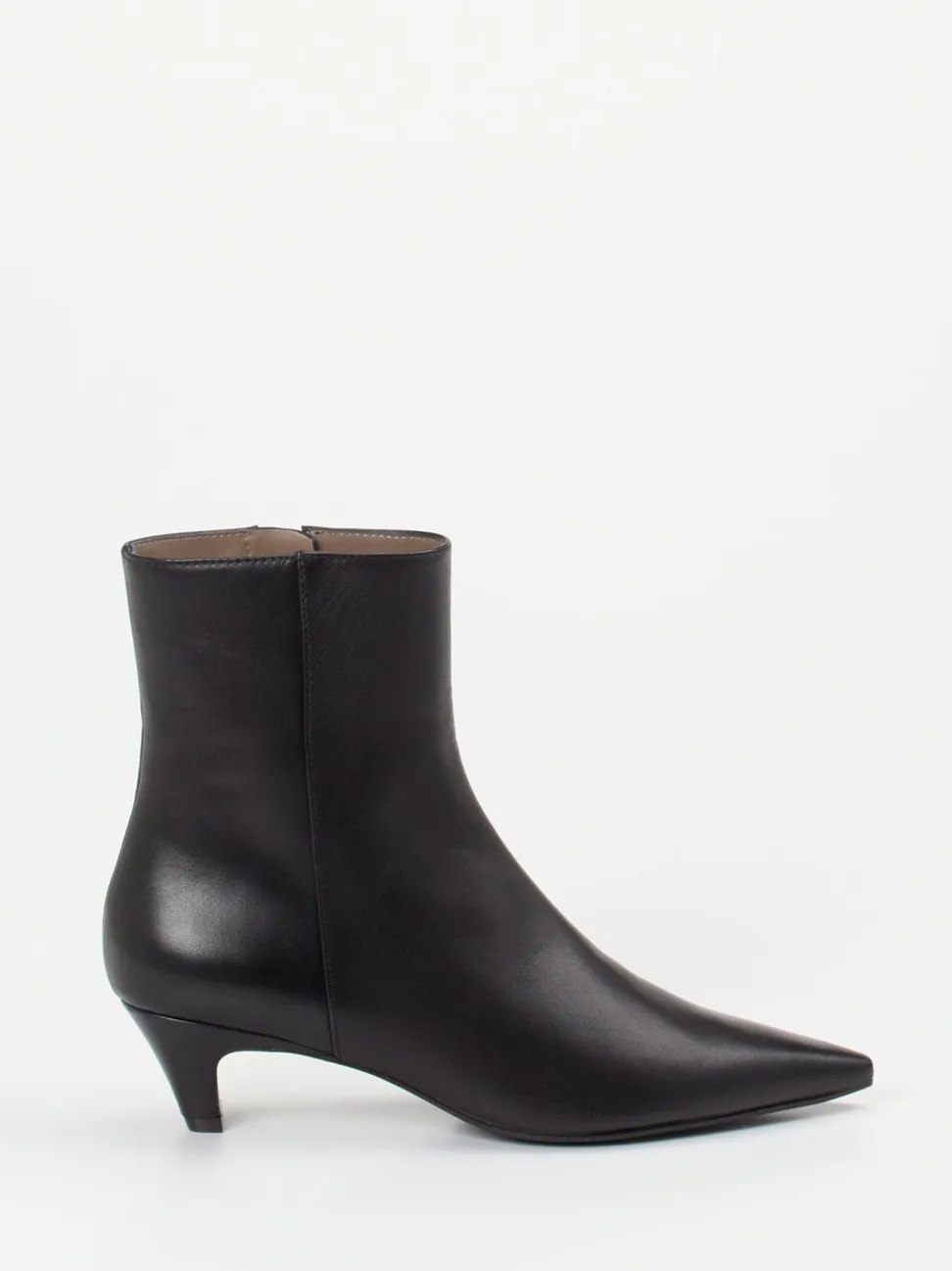 Konstantin Starke – Stiefelette aus Lammleder schwarz