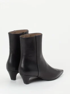 Konstantin Starke – Stiefelette aus Lammleder schwarz