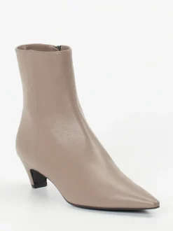 Konstantin Starke – Stiefelette aus Lammleder in Taupe
