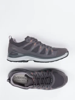 Lowa – Wanderschuh aus Textil und Synthetik grau