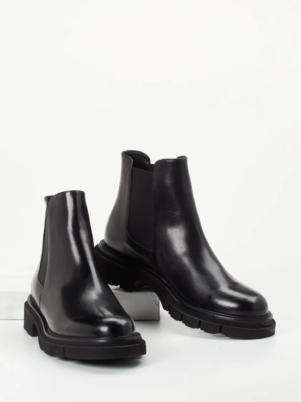 Mannori – Chelsea Boots aus Kalbleder Schwarz