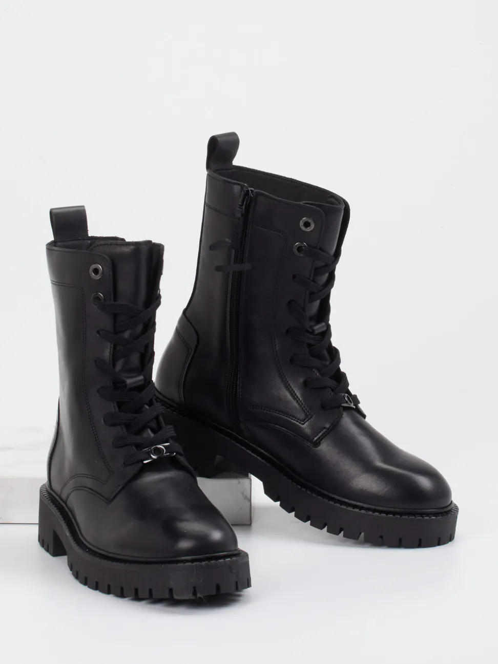 Marc O'Polo – Schnürboots aus Lammleder Schwarz