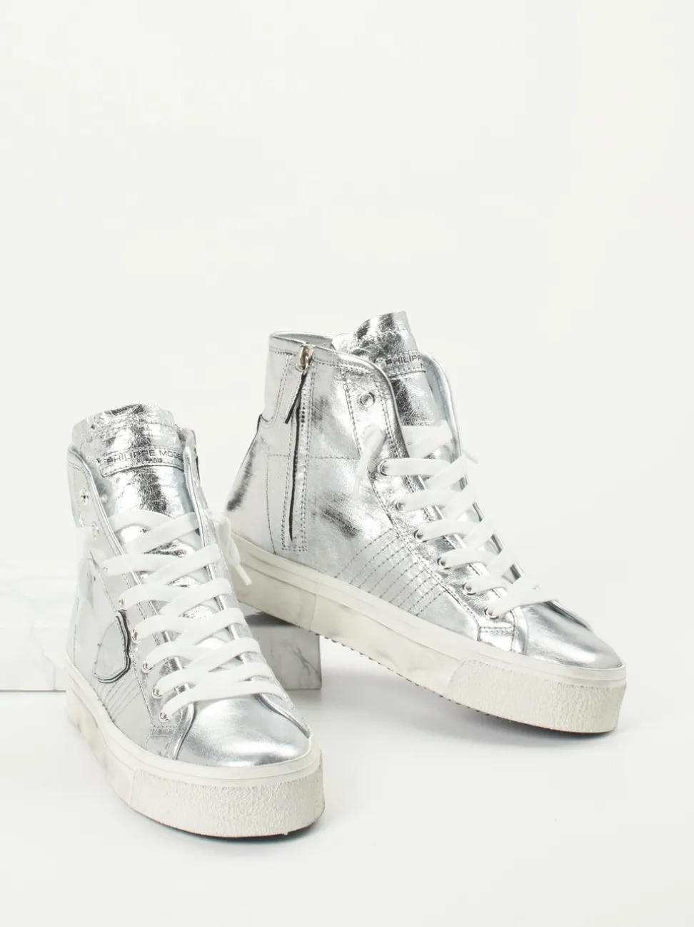 Philippe Model – High-Top Sneaker aus Metallicleder Silber