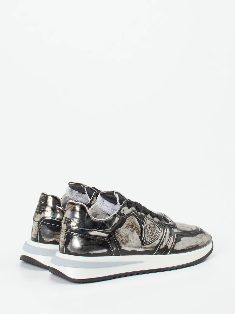 Philippe Model – Sneaker aus Metallicleder grau