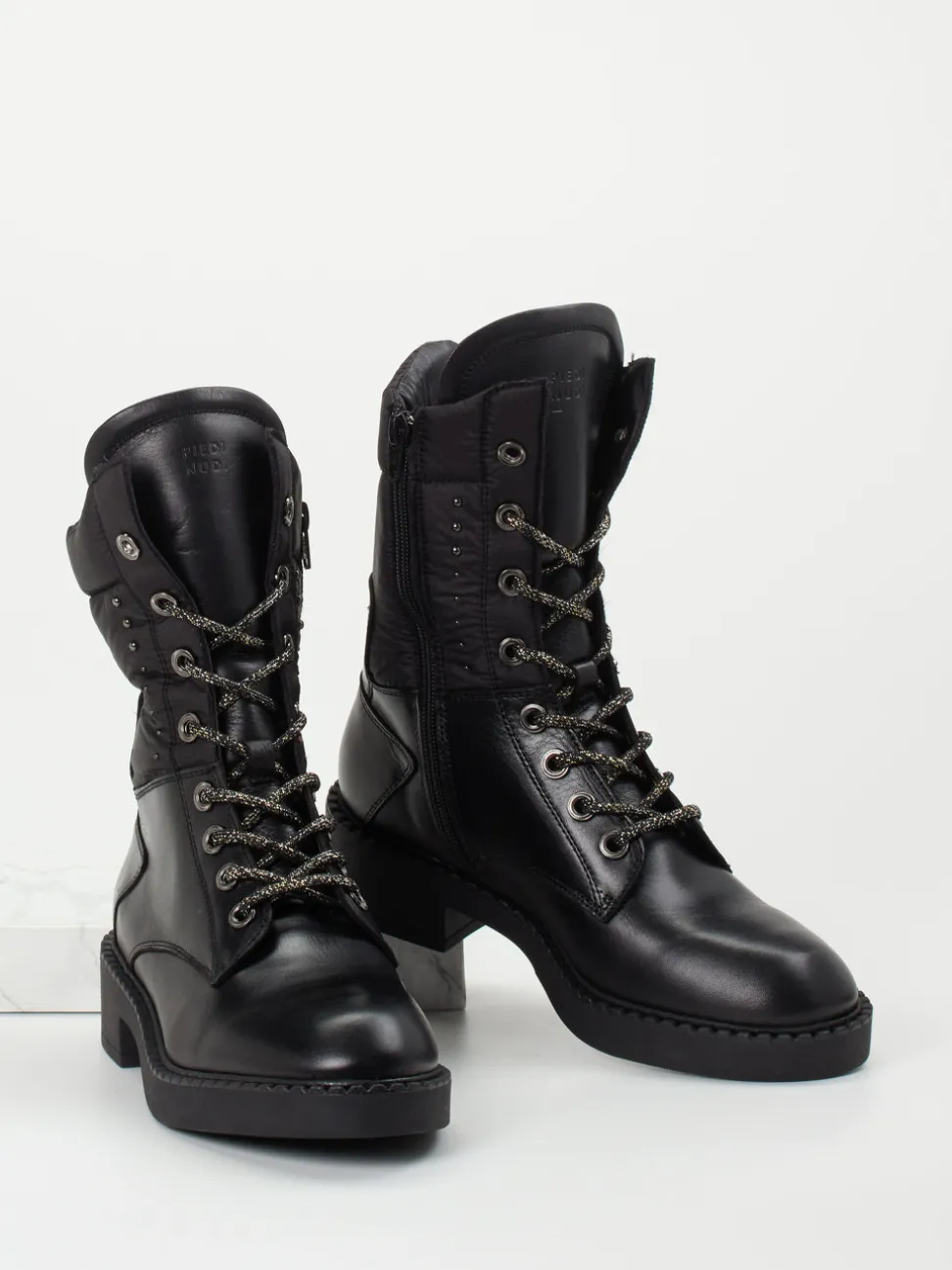 Piedi Nudi – Schnürboots aus Kalbleder Schwarz