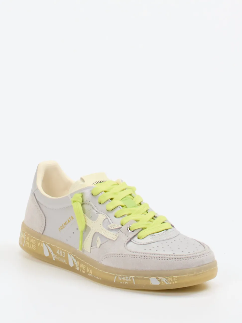 Premiata – Sneaker aus Metallicleder in Hellgrau