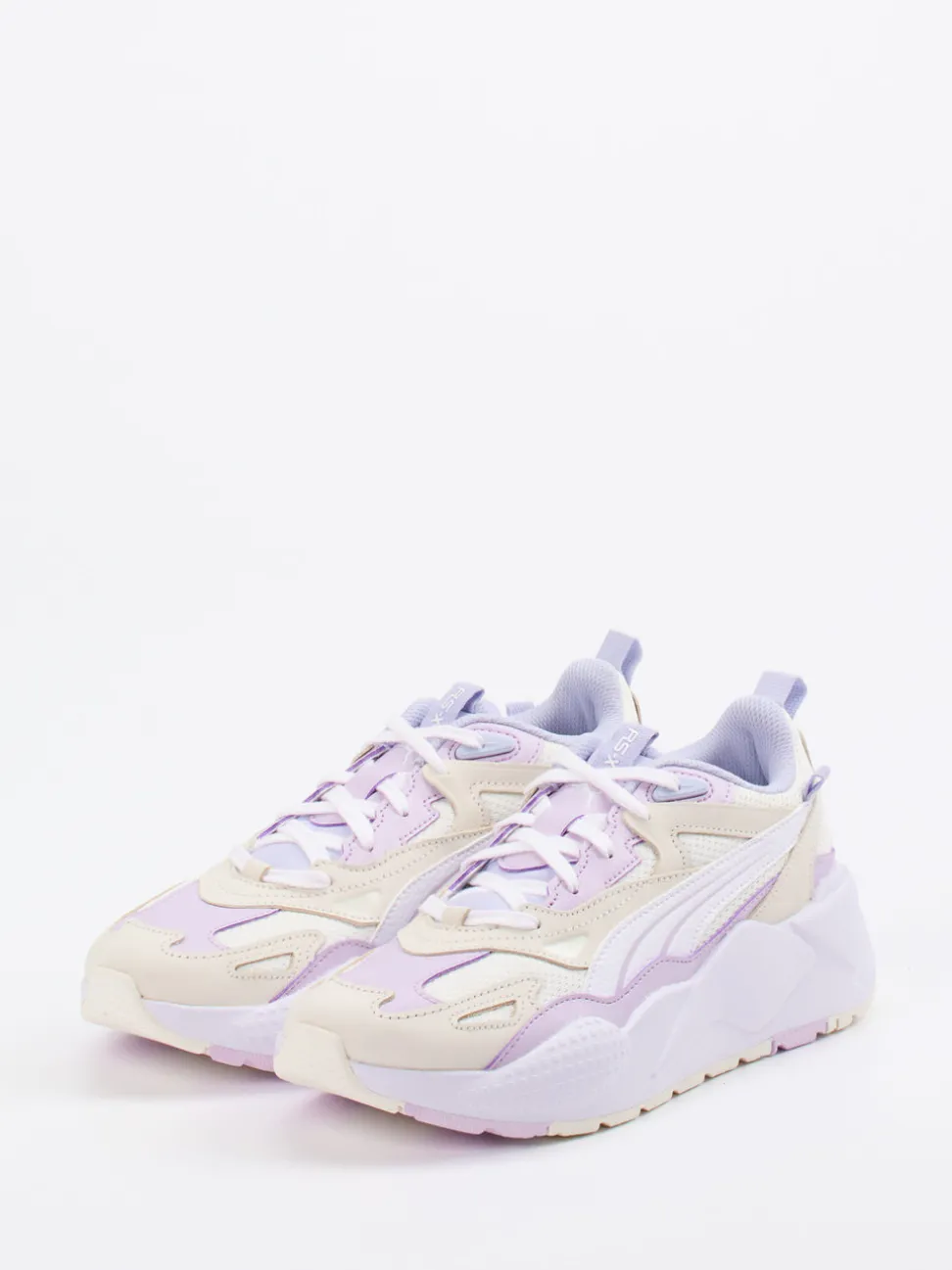 Puma – Chunky Sneaker aus Veloursleder cremeweiß