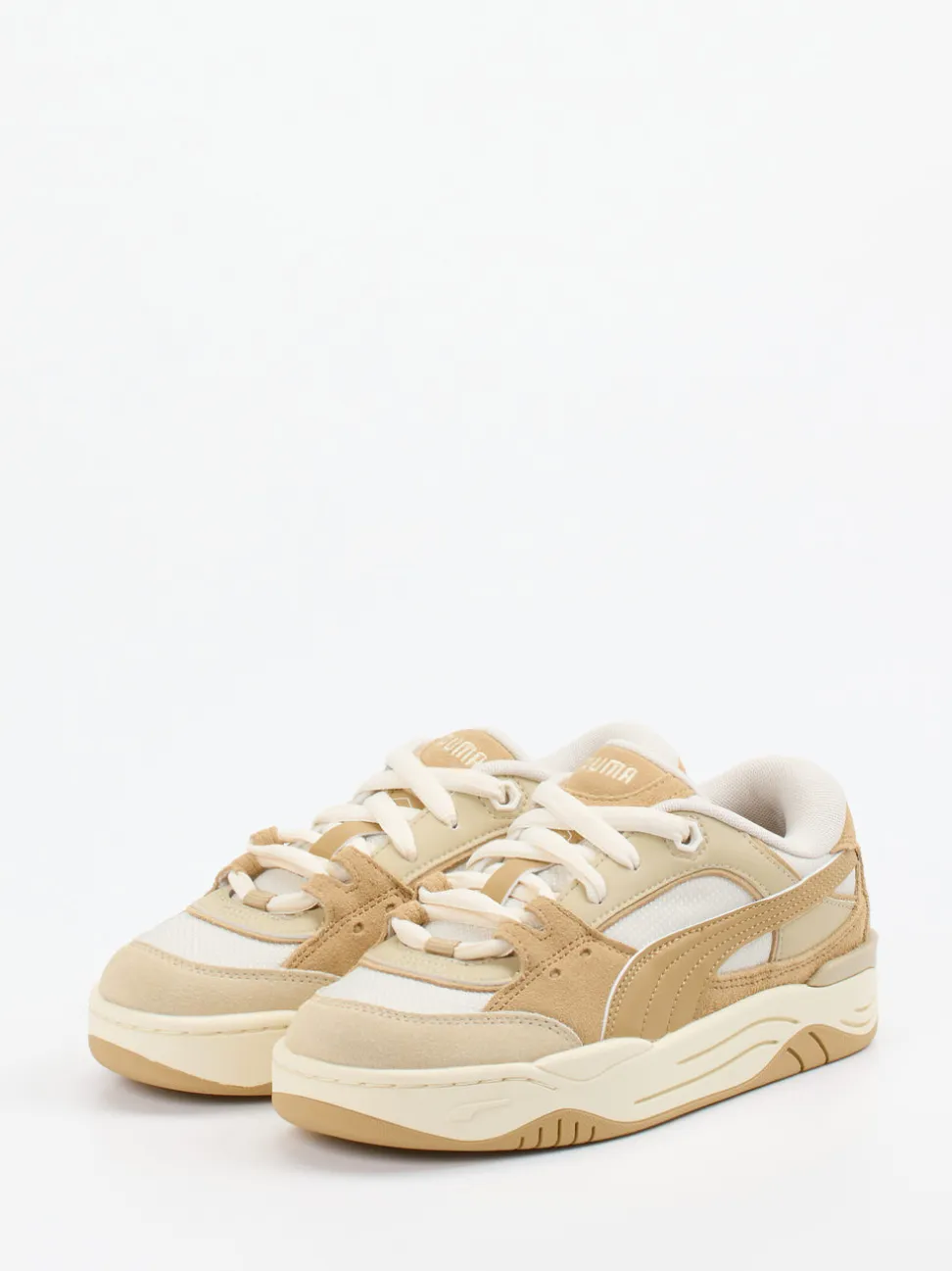 Puma – Sneaker aus Veloursleder und Mesh beige
