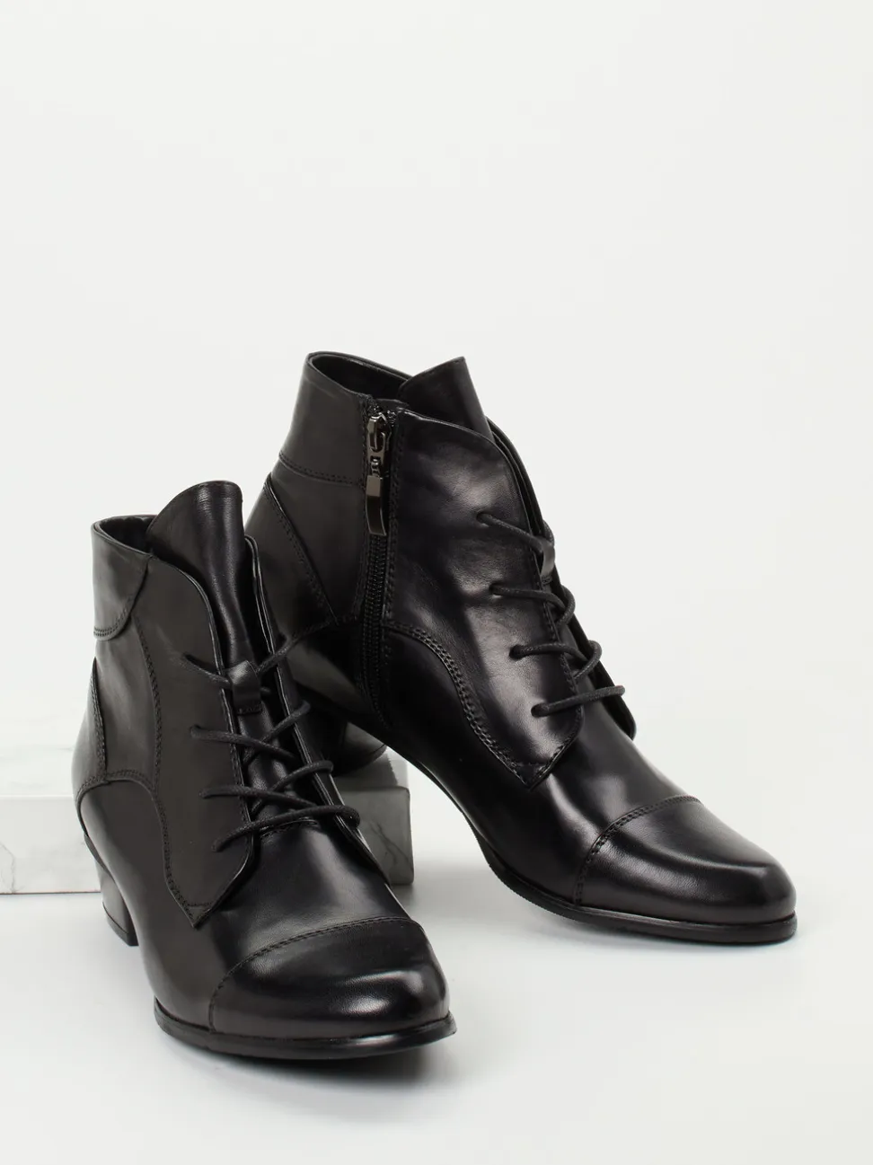 Ralph Harrison – Schnürstiefelette aus Kalbleder Schwarz