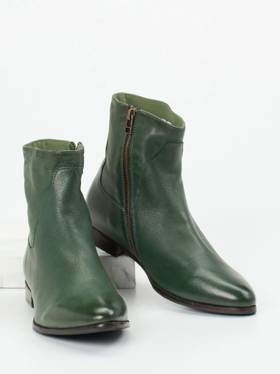 Rebecca White – Stiefelette aus Lammleder tannengrün