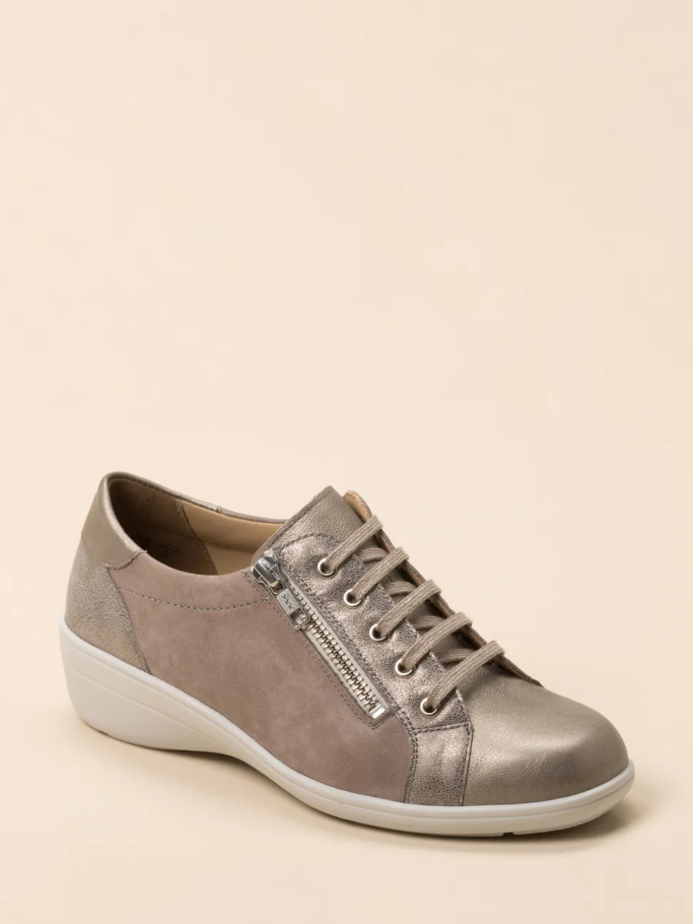 Solidus – Komfort-Sneaker aus Metallicleder beige