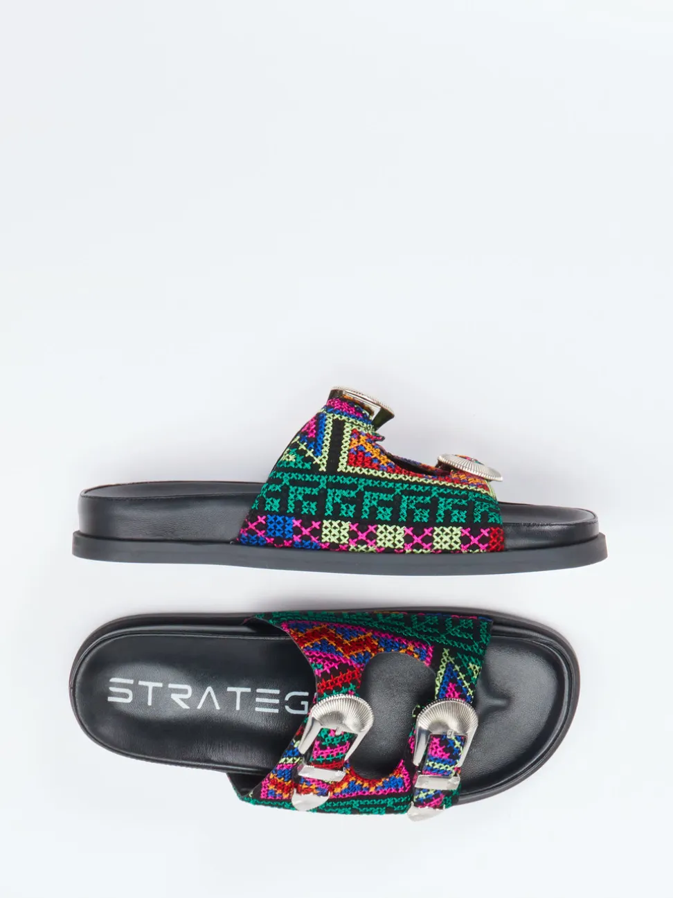 Strategia – Slides aus Textil mit Ethnomuster