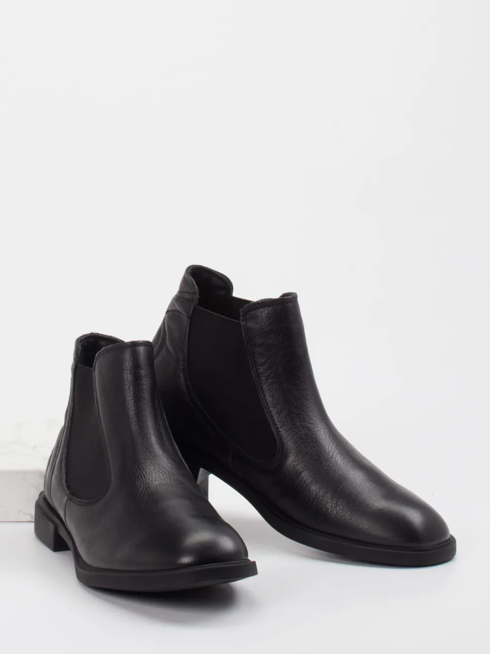 Think – Chelsea Stiefelette aus Kalbleder schwarz