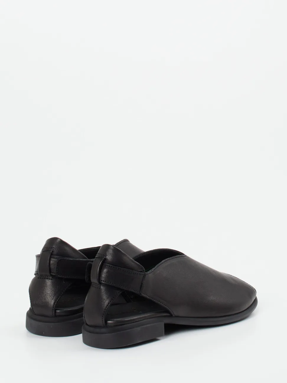 Think – Sandalen aus Lammleder in Schwarz