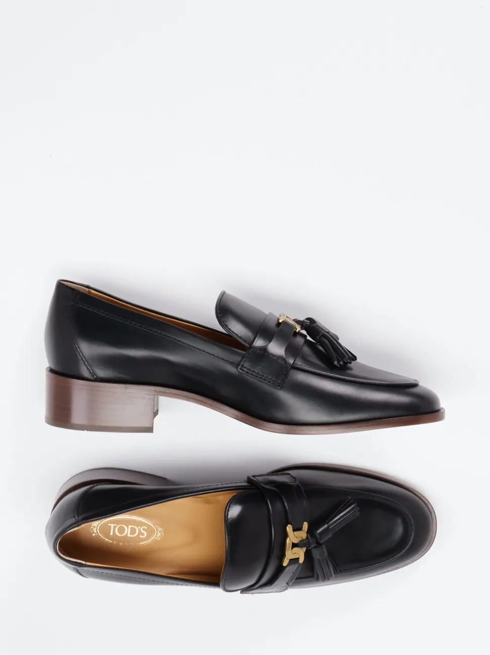 Tod's – Tassel Loafer aus glänzendem Kalbleder Schwarz