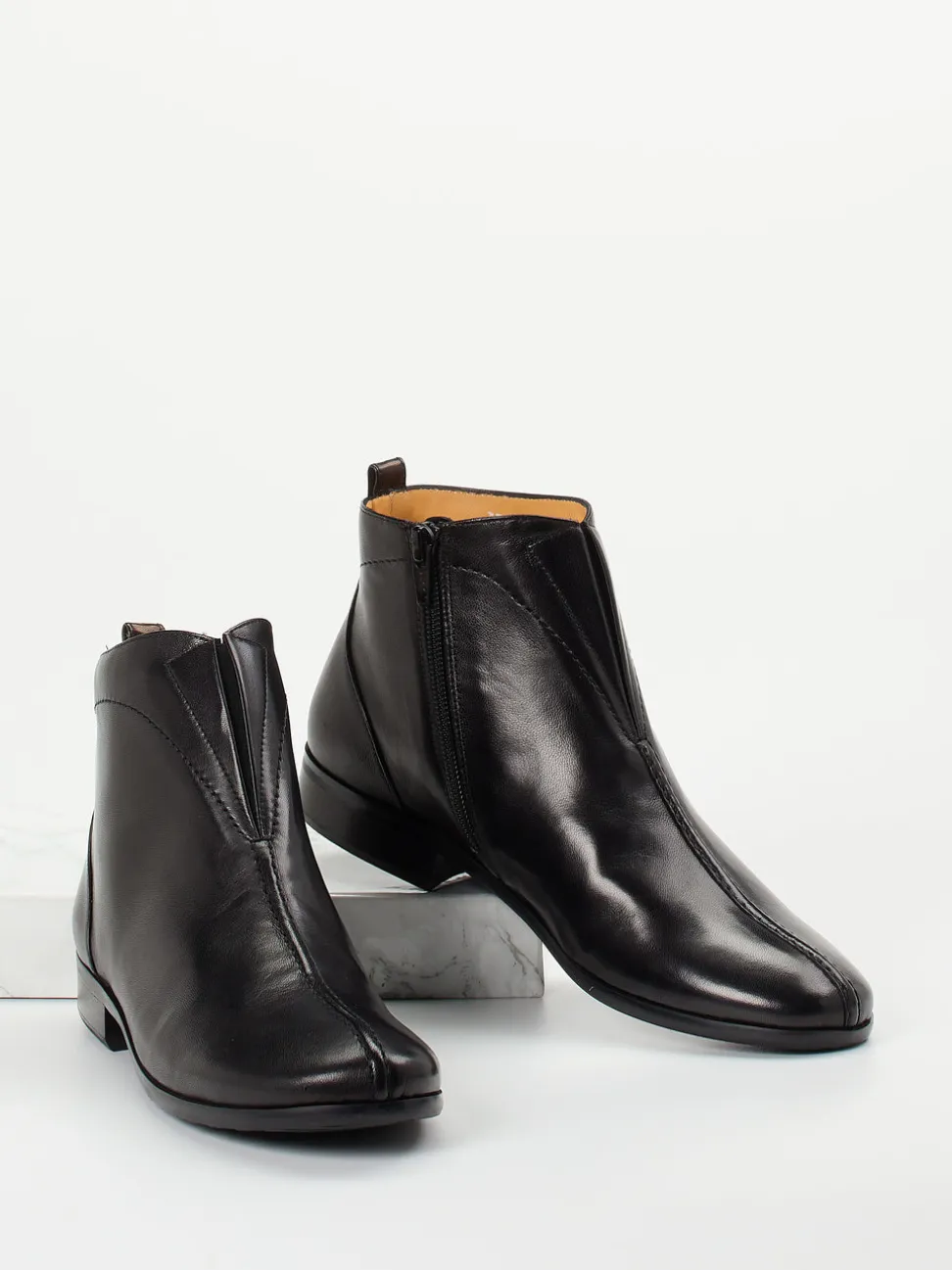 Truman's – Stiefelette aus glänzendem Lammleder schwarz