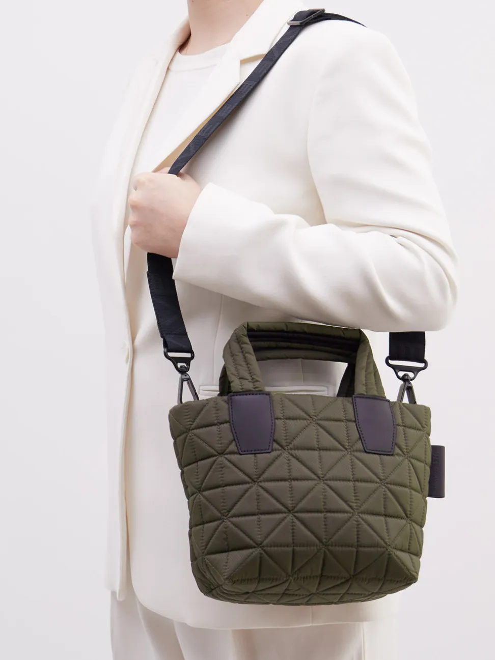 VeeCollective Berlin – Mini Tote Bag aus Nylon olivgrün