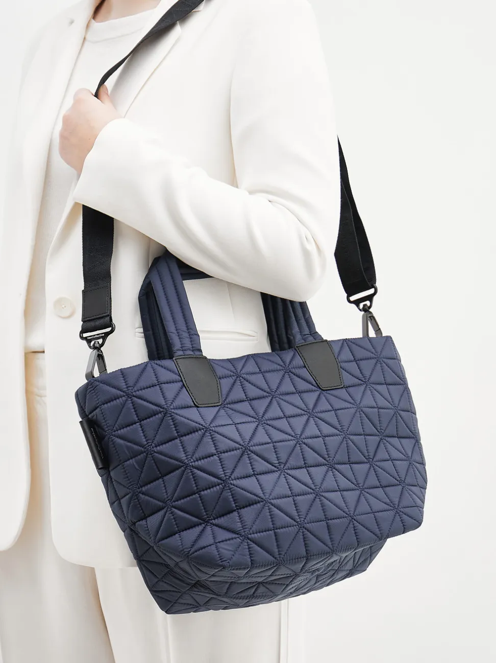 VeeCollective Berlin – Shopper Bag aus Nylon Dunkelblau