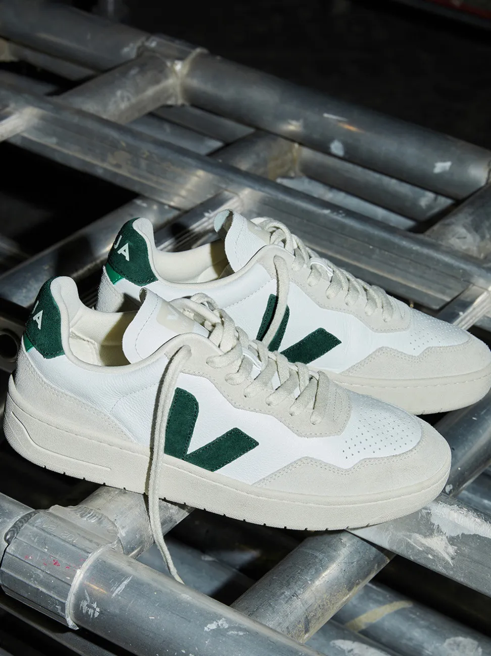 Veja – Sneaker aus veganem Leder cremeweiß